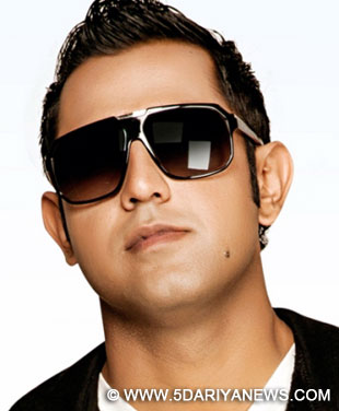 Heres the director Gippy Grewal wants to work with  Filmfarecom