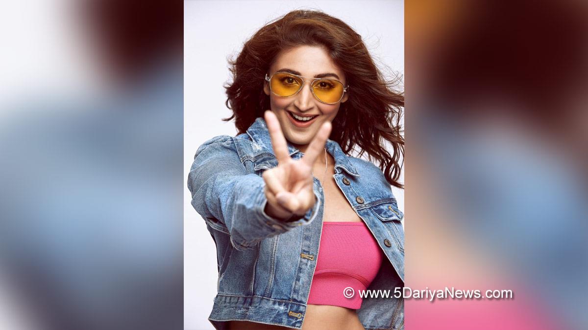 Dhvani Bhanushali, Music, Entertainment, Mumbai, Singer, Song, Mumbai News