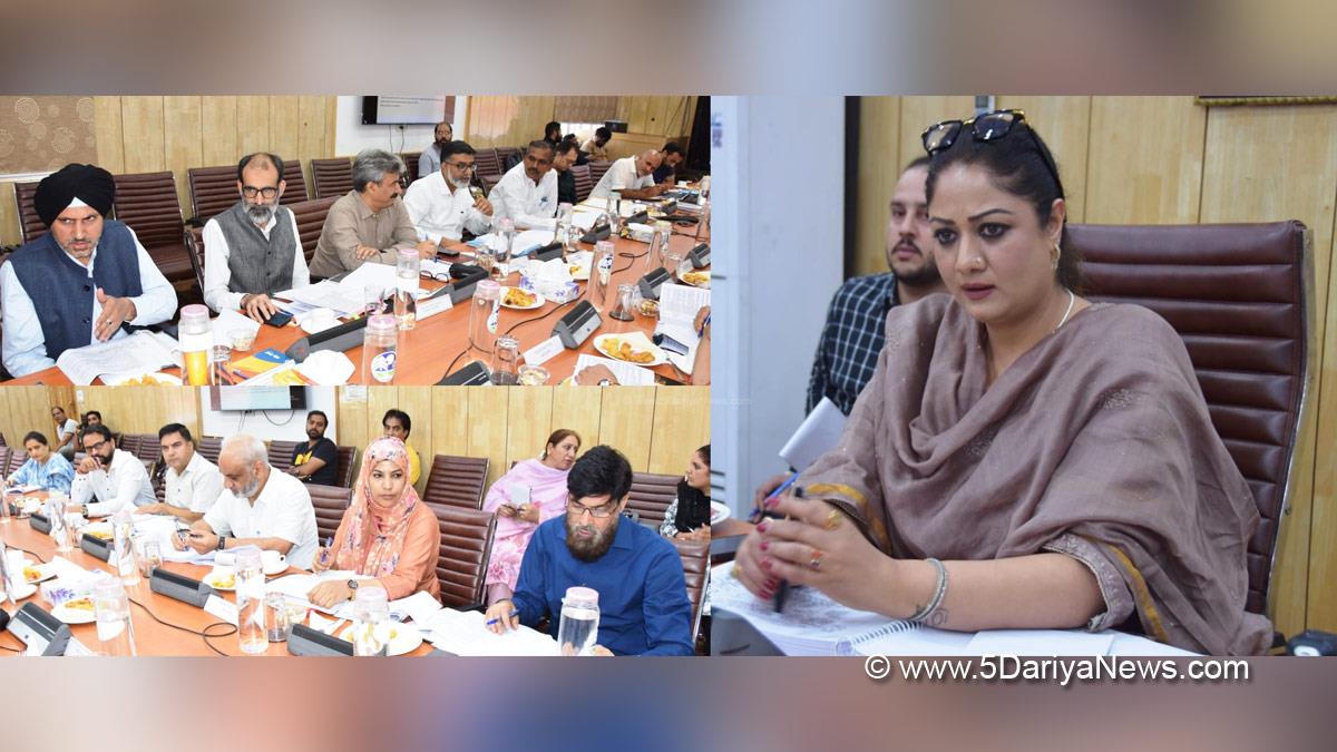 Hina Bhat, Kashmir, Jammu And Kashmir, Jammu & Kashmir, Jammu, J&K Khadi Villages and Industries Board, JKKVIB, Dr.Hina Shafi Bhat, KVIB