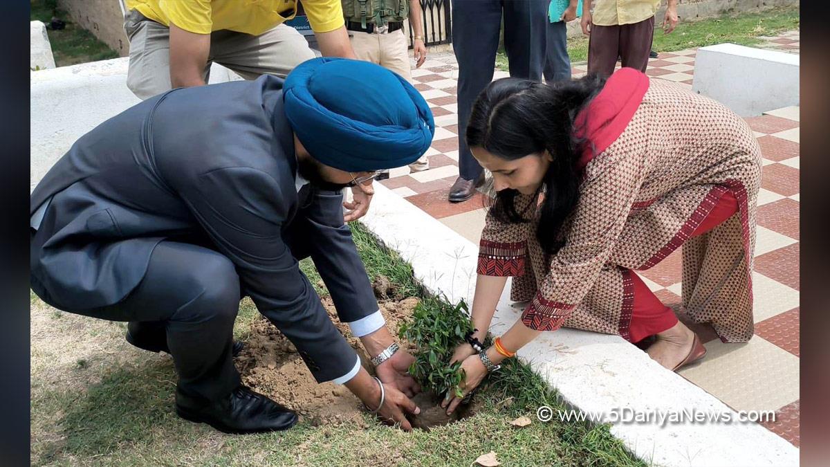 Prerna Puri, Harvinder Singh, Doda, Deputy Commissioner Doda, Kashmir, Jammu And Kashmir, Jammu & Kashmir, District Administration Doda, Ek Ped Shaheedon Ke Naam, Tree Plantation, Forest Plantation, Plantation forestry, Tree Planting, Tree Plantation Drive, Plants Sapling  