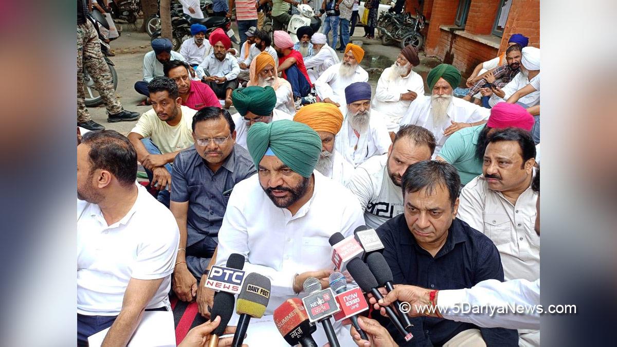 Protest, Gurjeet Singh Aujla, Gurjit Singh Aujla, Punjab, Congress, Amritsar, Punjab Congress