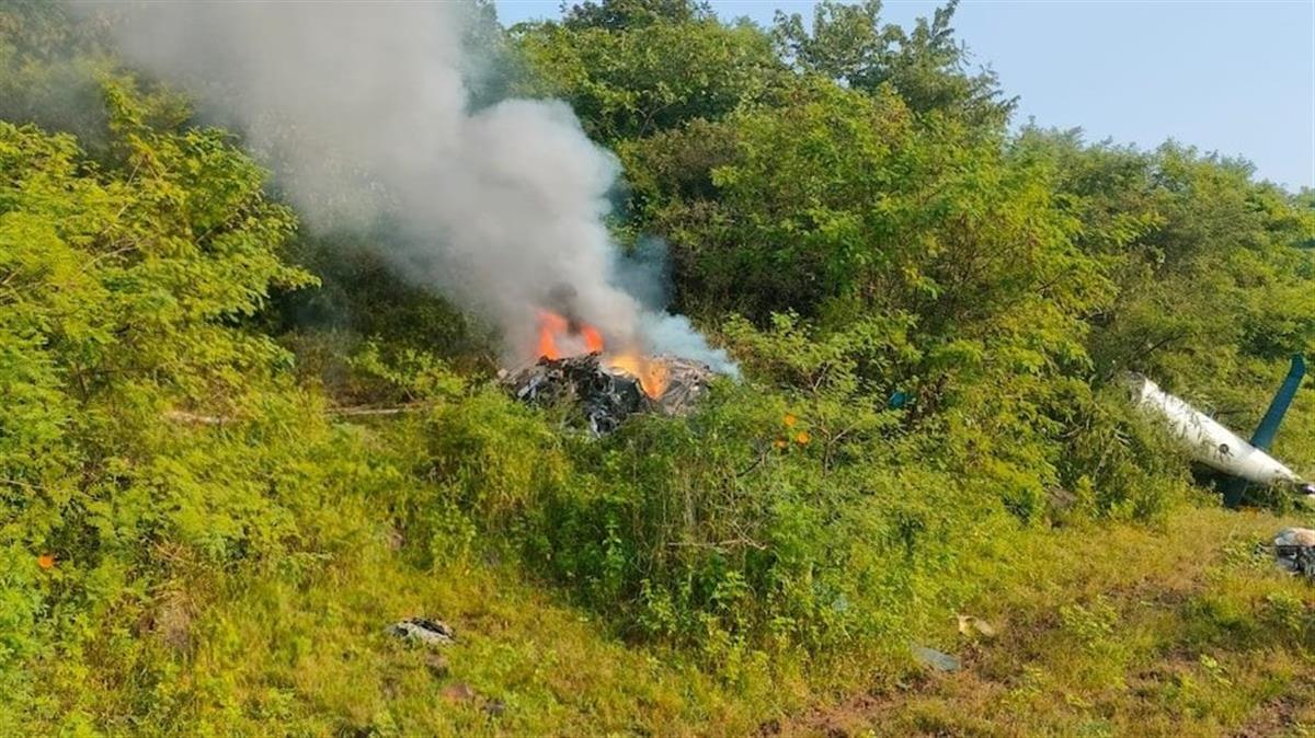 Pune Helicopter Disaster: Three Dead as Chopper Goes Down in Bavdhan Area