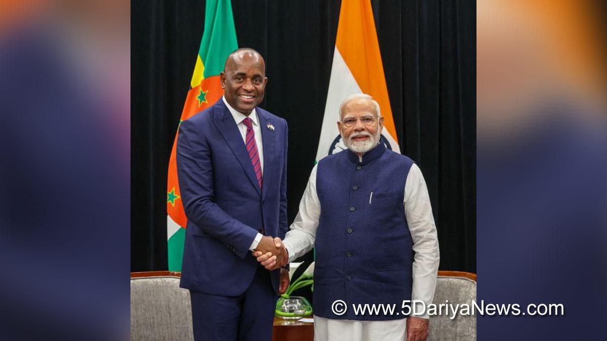 Narendra Modi, Modi, BJP, Bharatiya Janata Party, Prime Minister of India, Prime Minister, Narendra Damodardas Modi, Prime Minister of Dominica, Roosevelt Skeritt