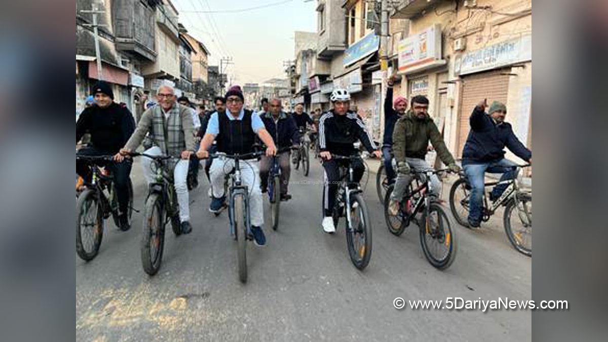 Mansukh Mandaviya, Dr. Mansukh Mandaviya, BJP, Bharatiya Janata Party, Union Minister of Youth Affairs & Sports and Labour & Employment, Fit India Sundays on Cycle, Lovlina Borgohain, Sangram Singh, Porbandar, Gujarat