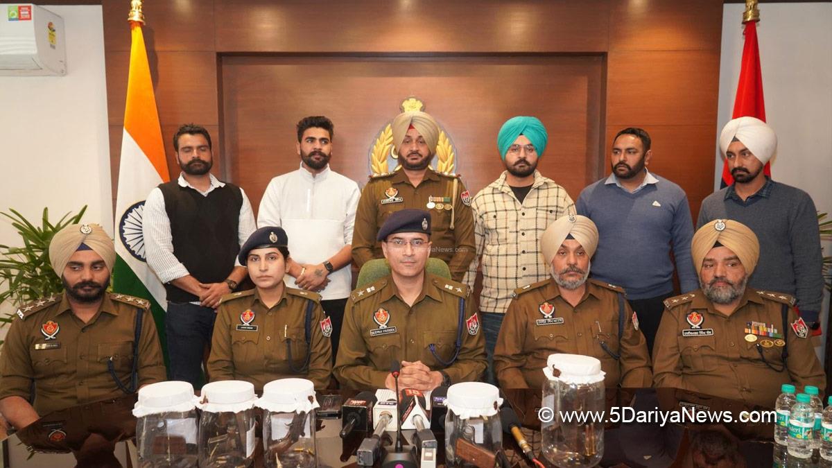 Crime News Punjab, Punjab Police, Police, Crime News, S.A.S. Nagar Police, Mohali Police, Deepak Pareek IPS, Senior Superintendent of Police