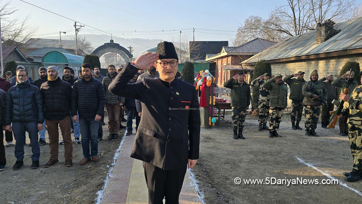 Minga Sherpa, Baramulla, DDC Baramulla, Deputy Commissioner Baramulla, Kashmir, Jammu And Kashmir, Jammu & Kashmir, District Administration Baramulla, 76th Republic Day, Republic Day of India, Republic Day 2025, Republic Day Parade 2025, National flag