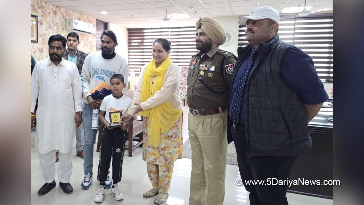 Amarpreet Kaur Sandhu, DC Fazilka, Fazilka, Deputy Commissioner Fazilka, SSP, Varinder Singh Brar, SSP Varinder Singh Brar