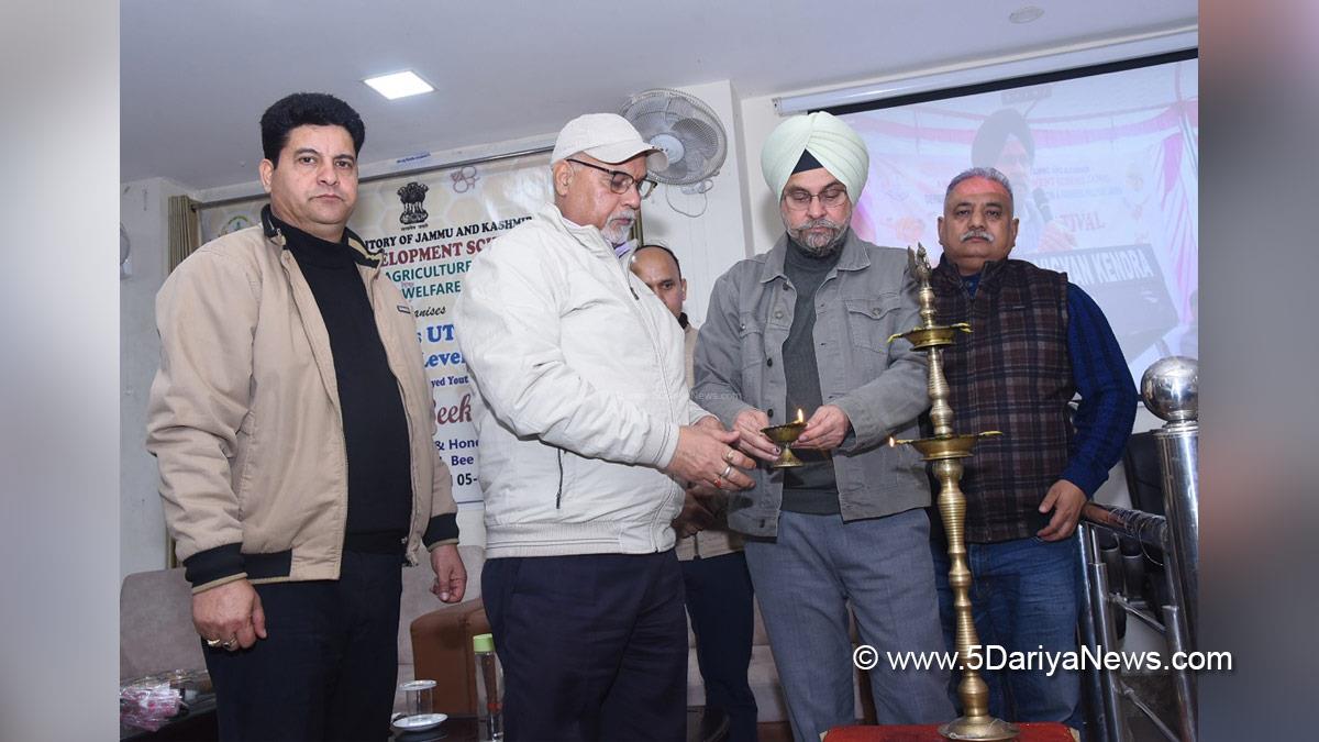 Arvinder Singh Reen, Agriculture, Director Agriculture Jammu, Srinagar, Kashmir, Jammu And Kashmir, Jammu & Kashmir, Kashmir Valley, National Beekeeping and Honey Mission, NBHM