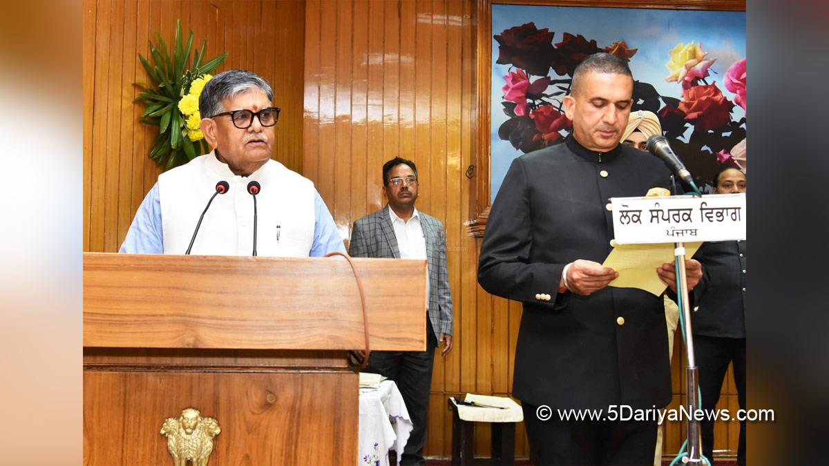 Gulab Chand Kataria, Governor of Punjab, Punjab Governor, Punjab Raj Bhavan,Advocate Harpreet Sandhu, Pooja Gupta, State Information Commissioners 